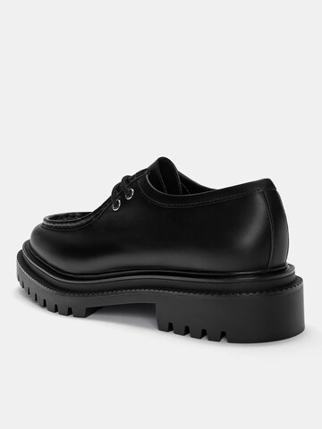 Pull&Bear Buty sznurowane w kolorze czarny