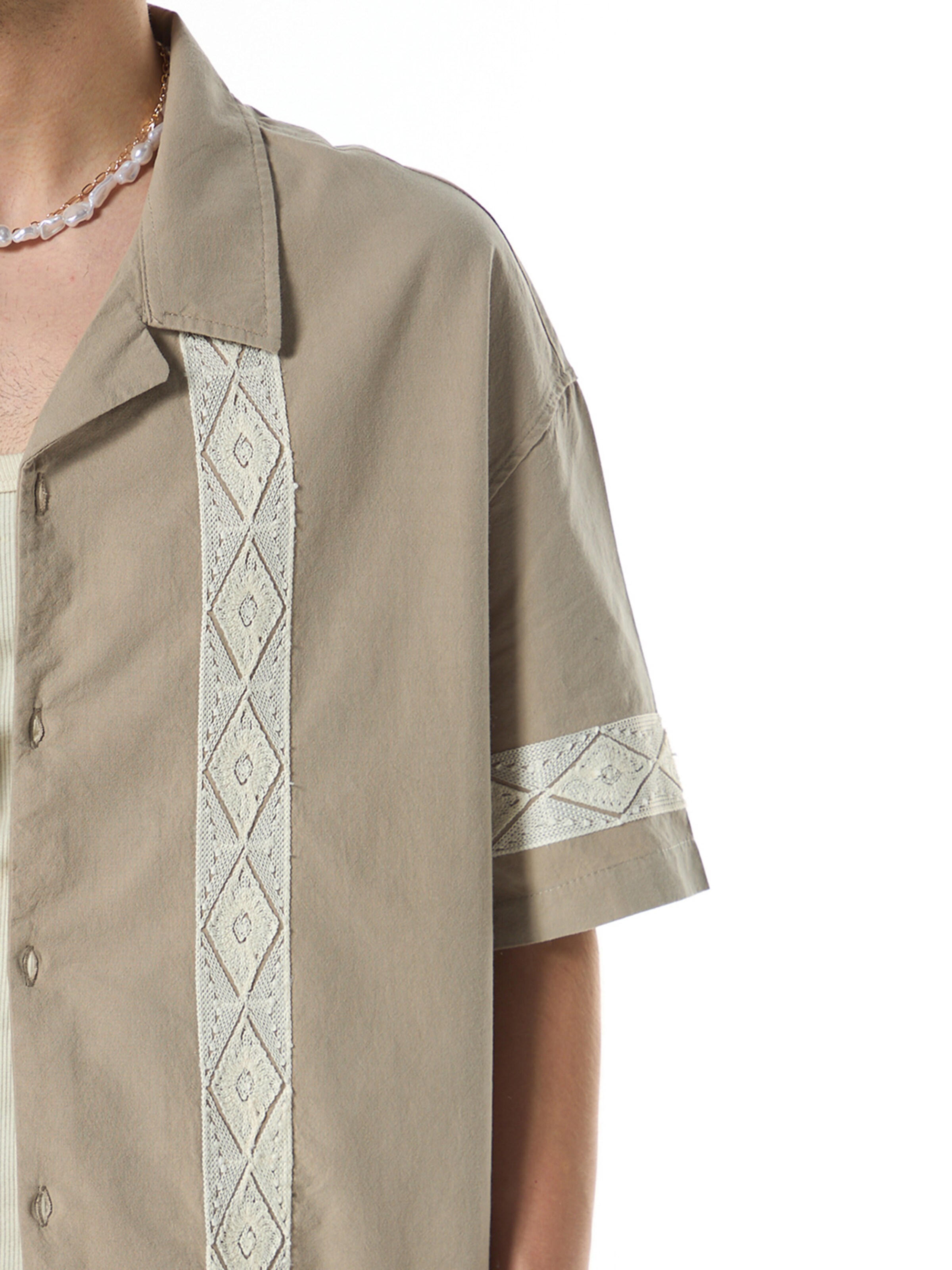 VAMOS CLO Comfort fit Button Up Shirt in Beige