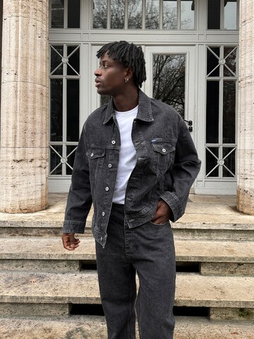 HUGO Шлепанцы 'Varian' в Черный