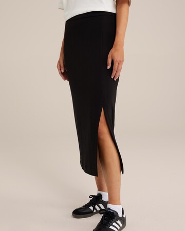 WE Fashion Sukně – černá: přední strana