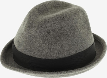 Closed Hat & Cap in 54 in Grey: front