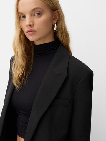Sacou de la Bershka pe negru