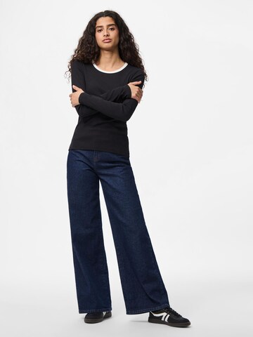 Maglietta 'PCMay' di PIECES in nero