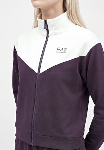 Trening de la EA7 Emporio Armani pe mov