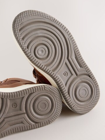 Sneaker de la Next pe maro