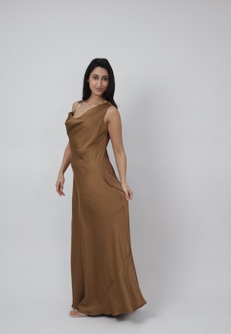 Elara Abendkleid in Braun