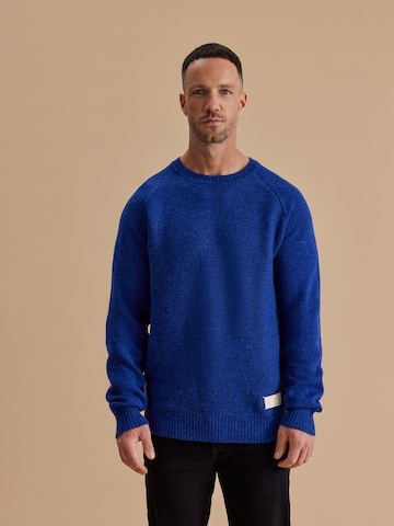 DAN FOX APPAREL Trui 'Tamino' in Blauw: voorkant