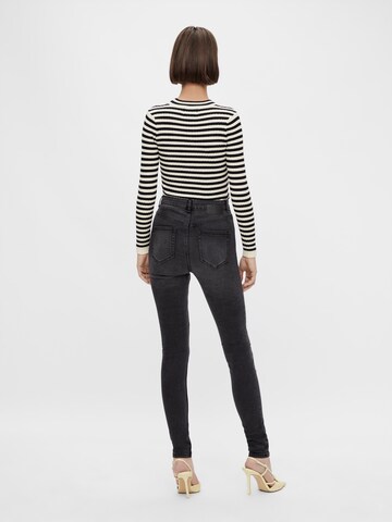 PIECES Skinny Jeans in Grau