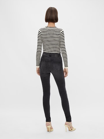 PIECES Skinny Jeans in Grau