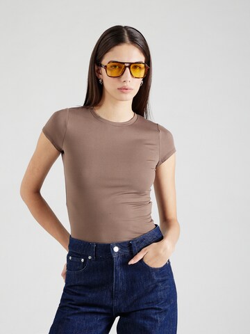 HOLLISTER Μπλουζάκι σε καφέ: μπροστά