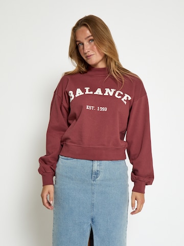 minus Sweatshirt 'Maya' in Rot: Vorderseite