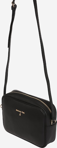 PATRIZIA PEPE حقيبة تقليدية 'Fly' بلون أسود