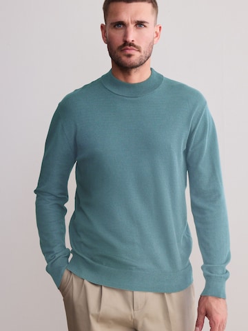 Next Pullover i grå: forside