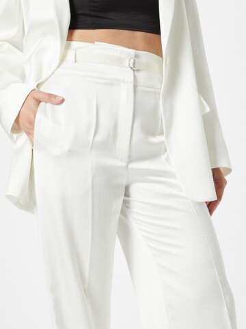 Loosefit Pantalon à plis 'Himia' HUGO en blanc