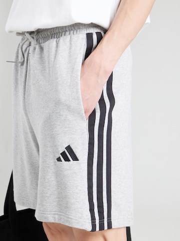 ADIDAS SPORTSWEAR Regular Sportbyxa i grå