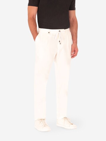 Effilé Pantalon à pince 'Rio' Distretto12 en blanc : devant