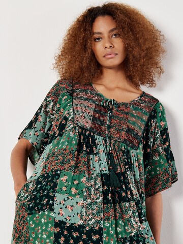 Robe ' ' Apricot en vert