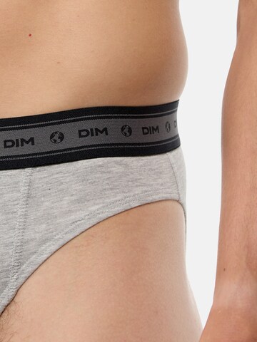 DIM Slip ' Green by DIM ' in Grau