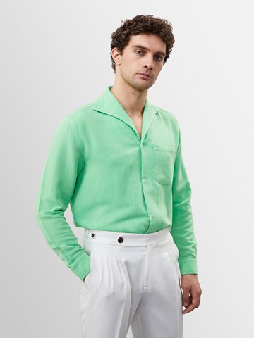 Coupe regular Chemise Antioch en vert : devant