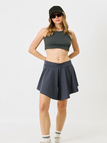 C&City Loosefit Shorts in Blau