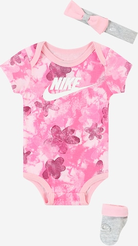 Nike Sportswear Set in Pink: front