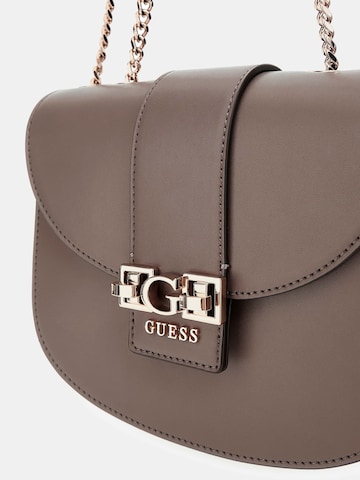 GUESS Umhängetasche 'Jane' in Braun