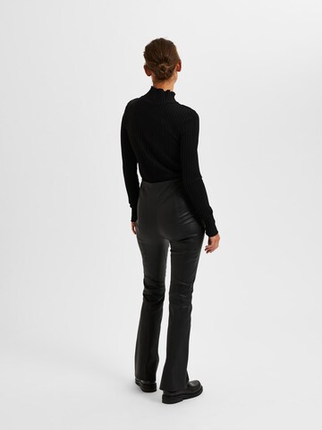 Regular Pantalon 'Berit' SELECTED FEMME en noir