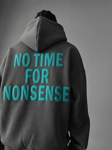 Sweat-shirt 'Oversize “No Time for Nonsense” Hoodie - Anthracite and Blue' Kleidermafia en gris