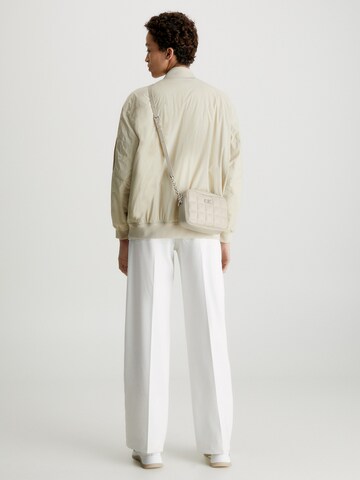 Calvin Klein - Bolso de hombro en beige