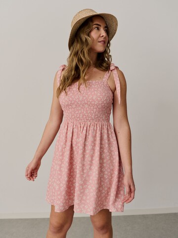 Ballali Dress in Pink: front