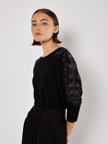 Apricot Lace Rhinestone Embellished Jumper ' ' in Schwarz: Vorderseite