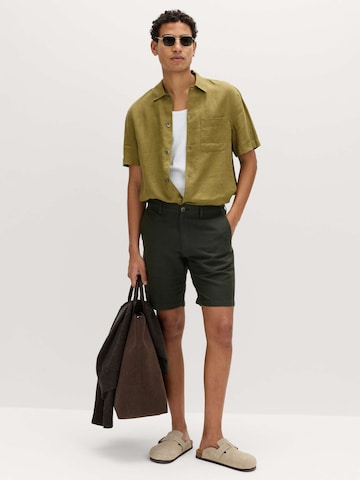 Marks & Spencer Regular Shorts in Grün