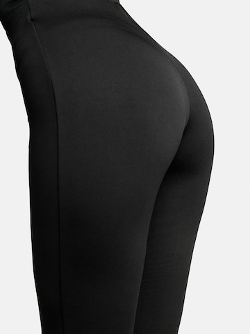 Liberte Essentiel Szabványos Nadrág ' HENNY ' - fekete