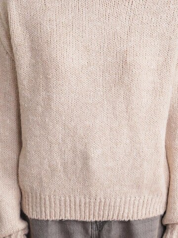 Pullover di MixRay in beige