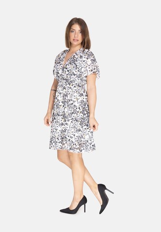 Elara Kleid in Weiß