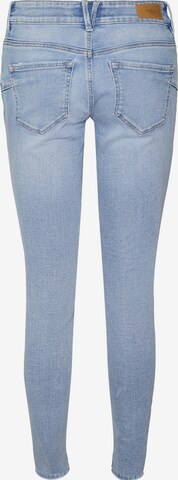 VERO MODA Skinny Jeans 'ROBYN' in Blauw