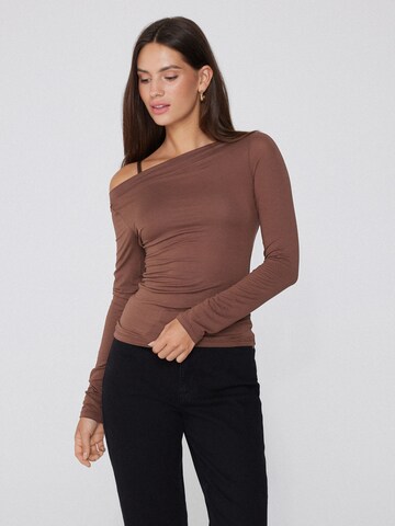 Tezenis Shirt in Brown: front