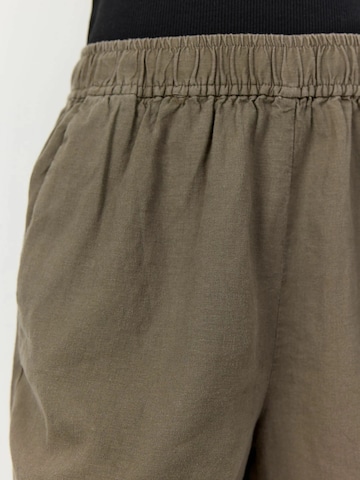 Levete Room Loosefit Housut 'Naja 8' värissä vihreä