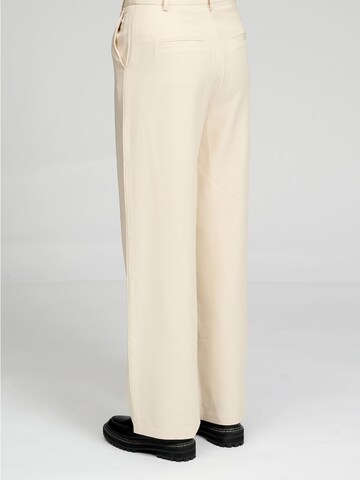 TeeShoppen Loose fit Chino Pants in Beige