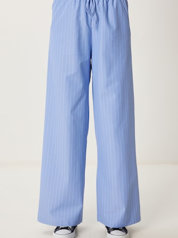 Happiness İstanbul Wide leg Byxa i blå: framsida