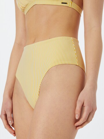 Superdry Bikini Bottoms in Yellow: front