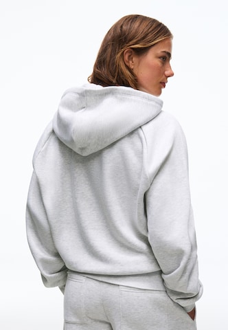 Bershka Collegetakki värissä harmaa