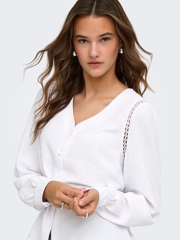 ONLY - Blusa 'ONLLUVE METTE' en blanco