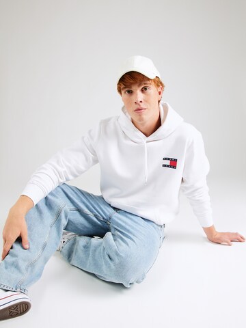 Bluză de molton 'ESSENTIAL' de la Tommy Jeans pe alb: față