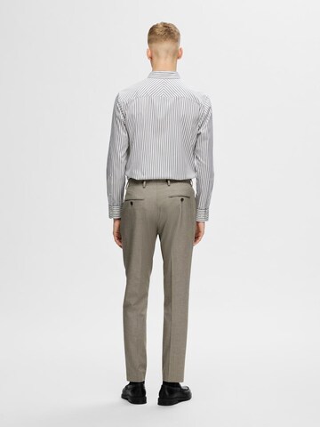 SELECTED HOMME Regular Trousers with creases 'Liam' in Brown