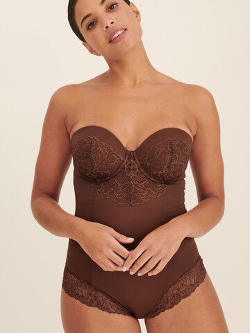 Next Shapingbody i brun: framsida