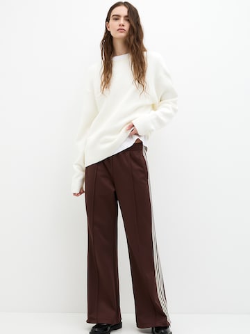 Loosefit Pantalon Pull&Bear en marron