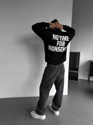 Kleidermafia Trui 'Oversize “No Time for Nonsense” Hoodie - Black and White' in Zwart