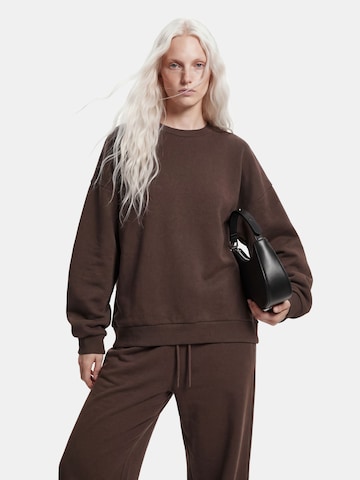 Sweat-shirt 'PCChilli' PIECES en marron : devant