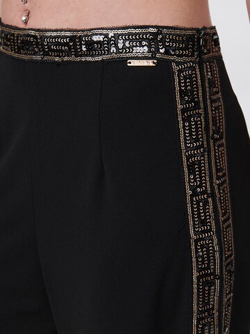 Influencer Loose fit Trousers in Black